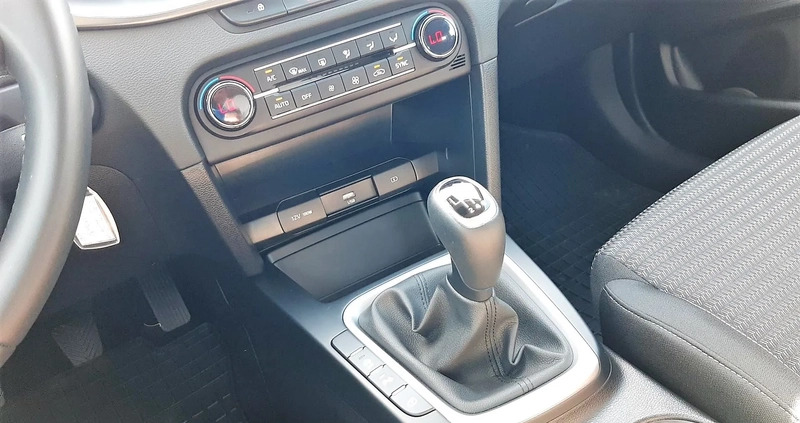 Kia Ceed cena 89900 przebieg: 17794, rok produkcji 2022 z Konin małe 154